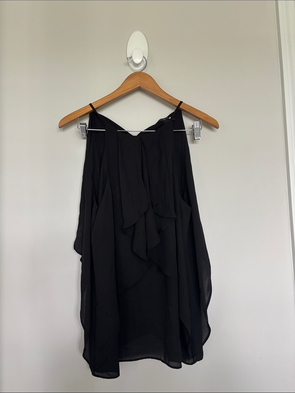 Banana Republic Black Sheer Flutter Sleeveless Blouse Sz L EUC